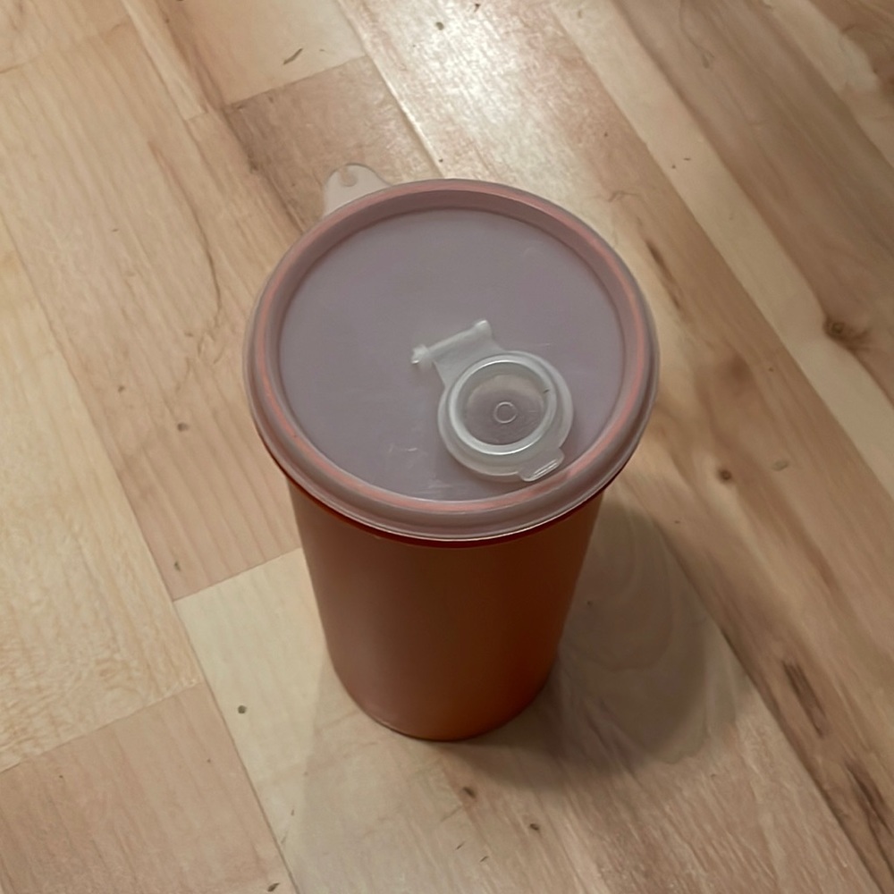 Vintage late 80’s/early 90’s Tupperware giant cup with lid